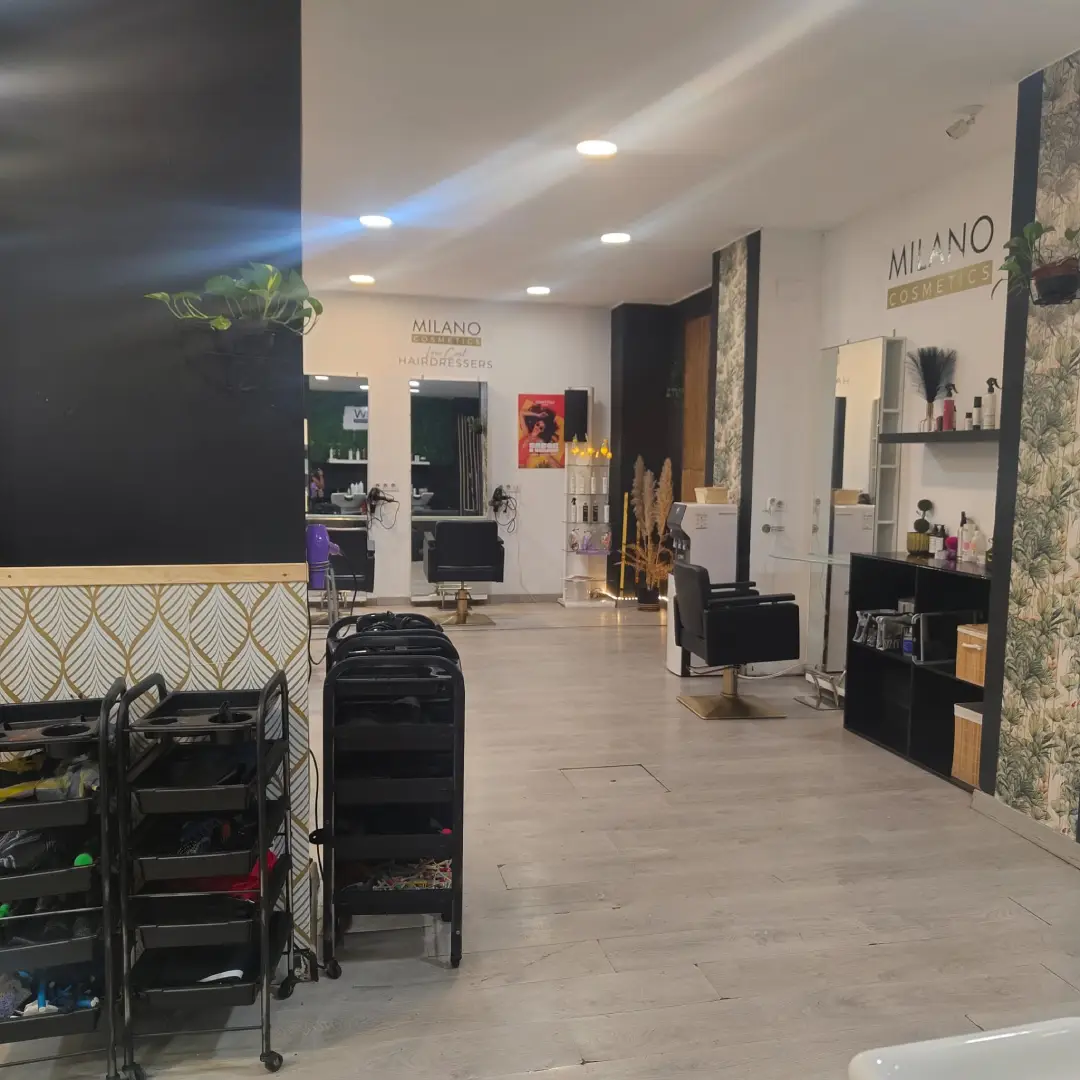 Salón de peluquería en Ángel Guimerá, Valencia