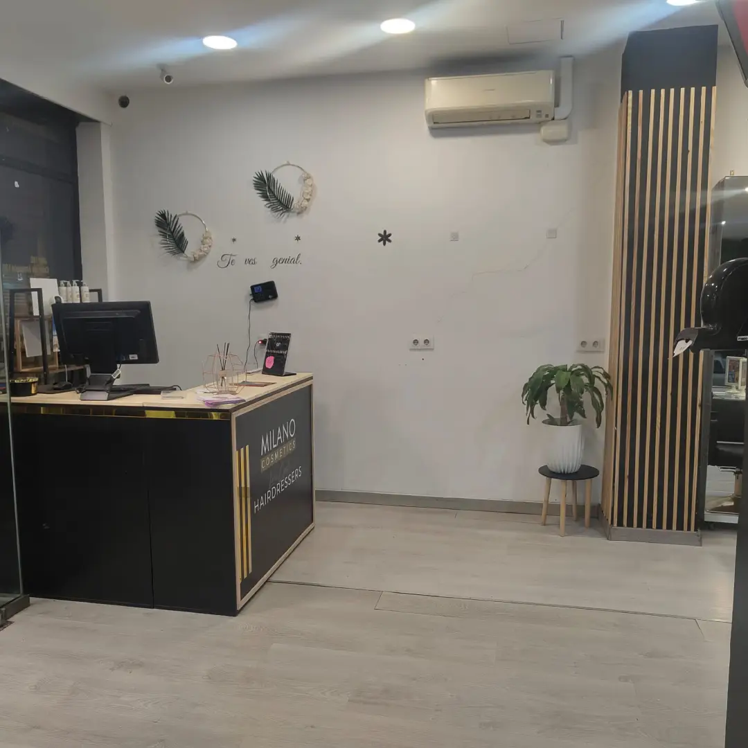 Salón de peluquería en Ángel Guimerá, Valencia